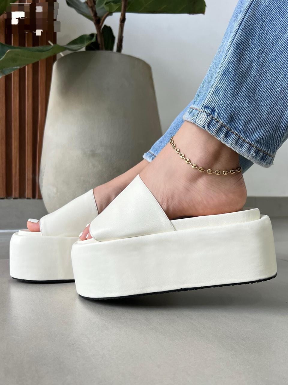 Sandalias de plataforma con tira ancha en color Blanco